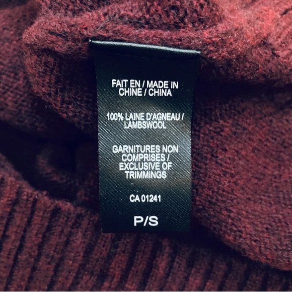Simons Le 31 Men’s Small Lambswool Burgundy Pullover Sweater Button Accent NWT - Picture 6 of 11